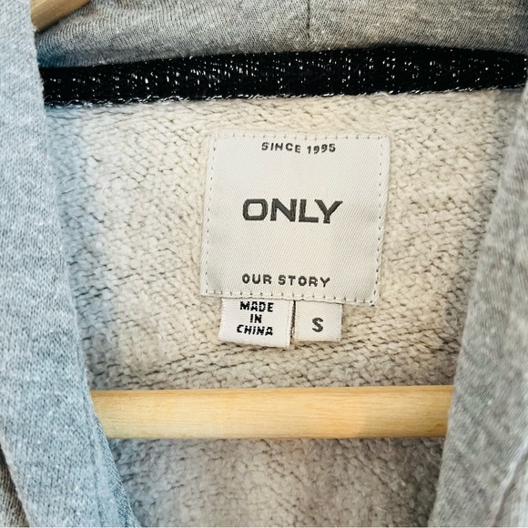 Only oversized grey hoodie with side zippers - Picture 4 of 11